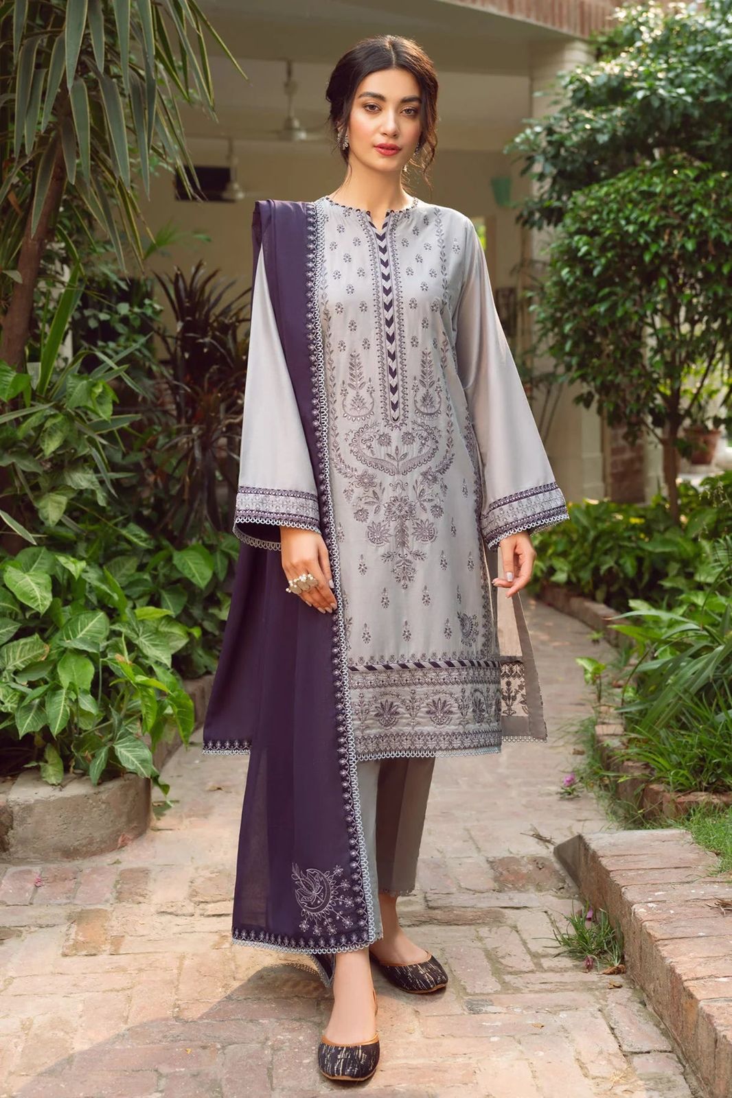 Khaas - Raanai Luxury Embroidered 3-Piece
