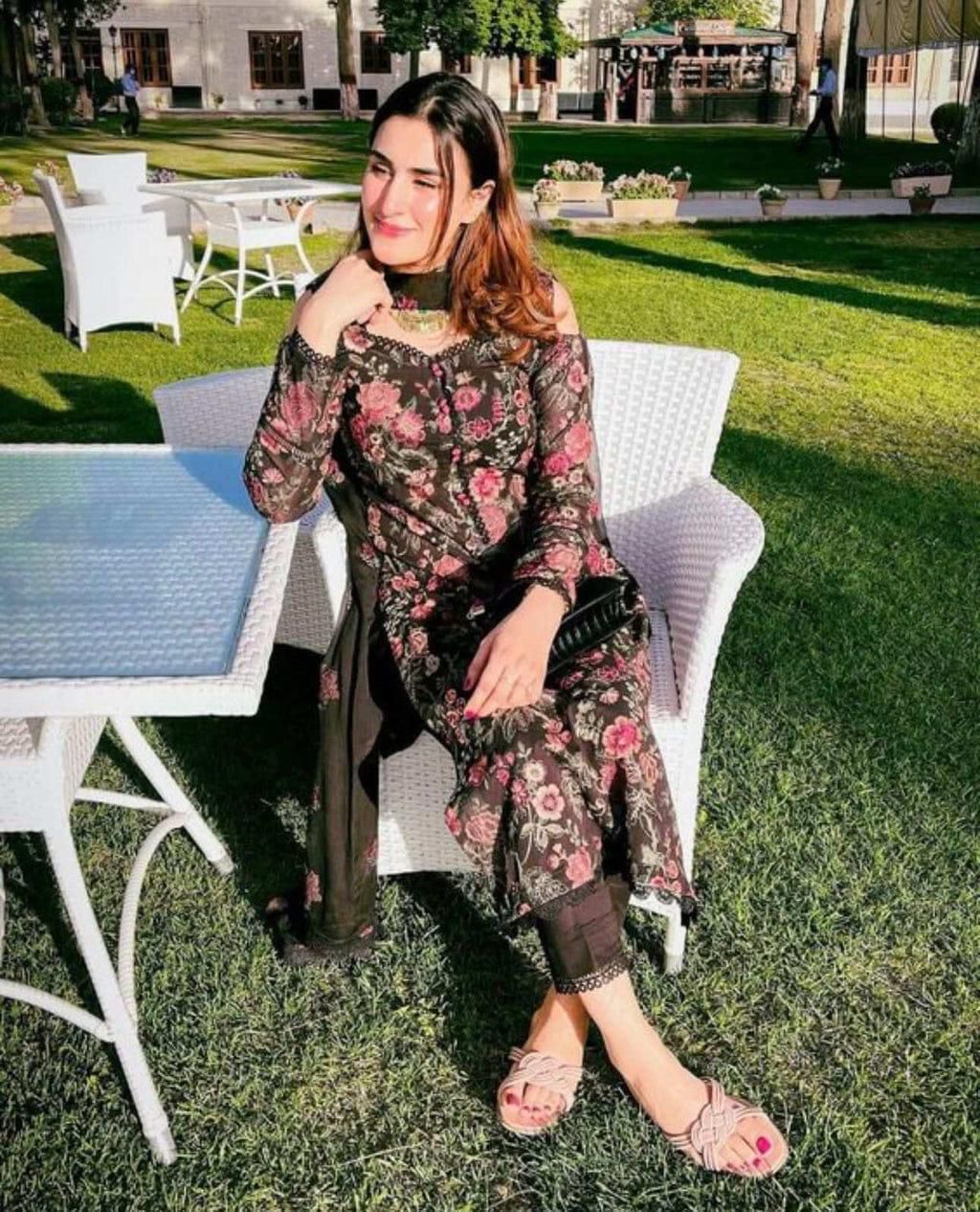 Khaas 994 | 3 Pc Airjet Lawn Suit – Heavy Embroidered
