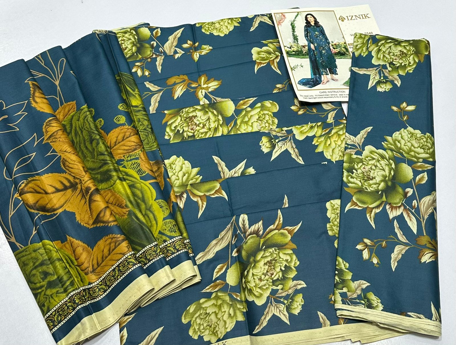 EdenRobe, Charizma, Iznik