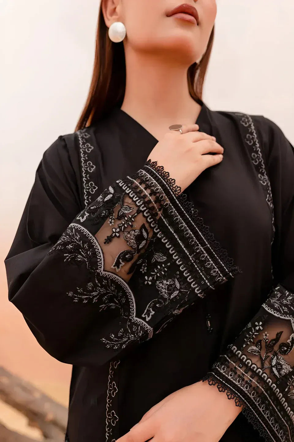 Khaas - Luxury Embroidered 2-Piece Ensemble